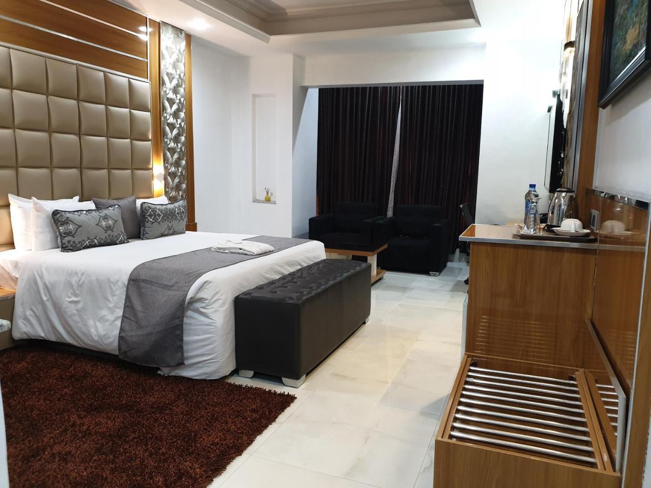 Caesar'S Luxury Hotel Lekki Exterior foto