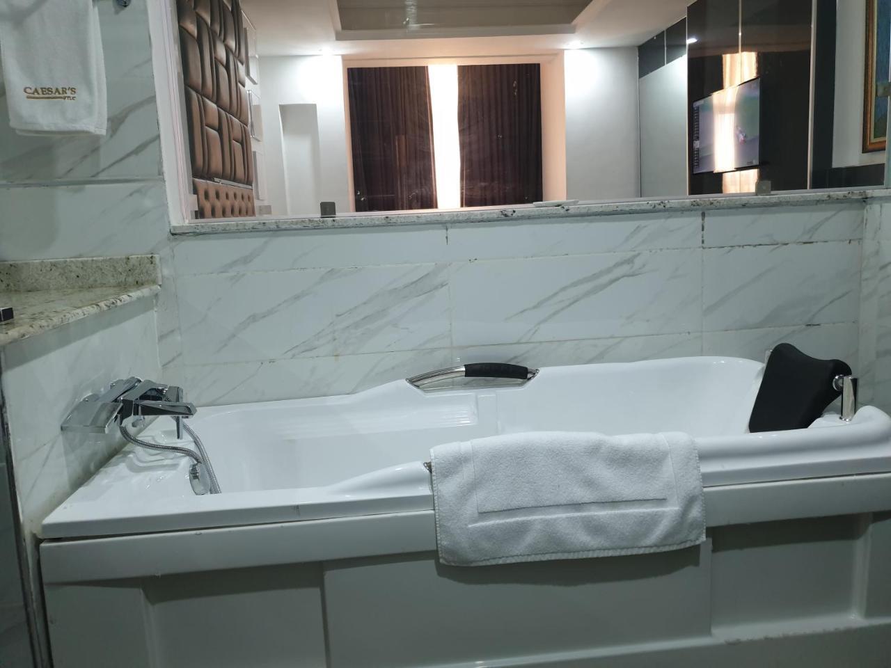 Caesar'S Luxury Hotel Lekki Exterior foto
